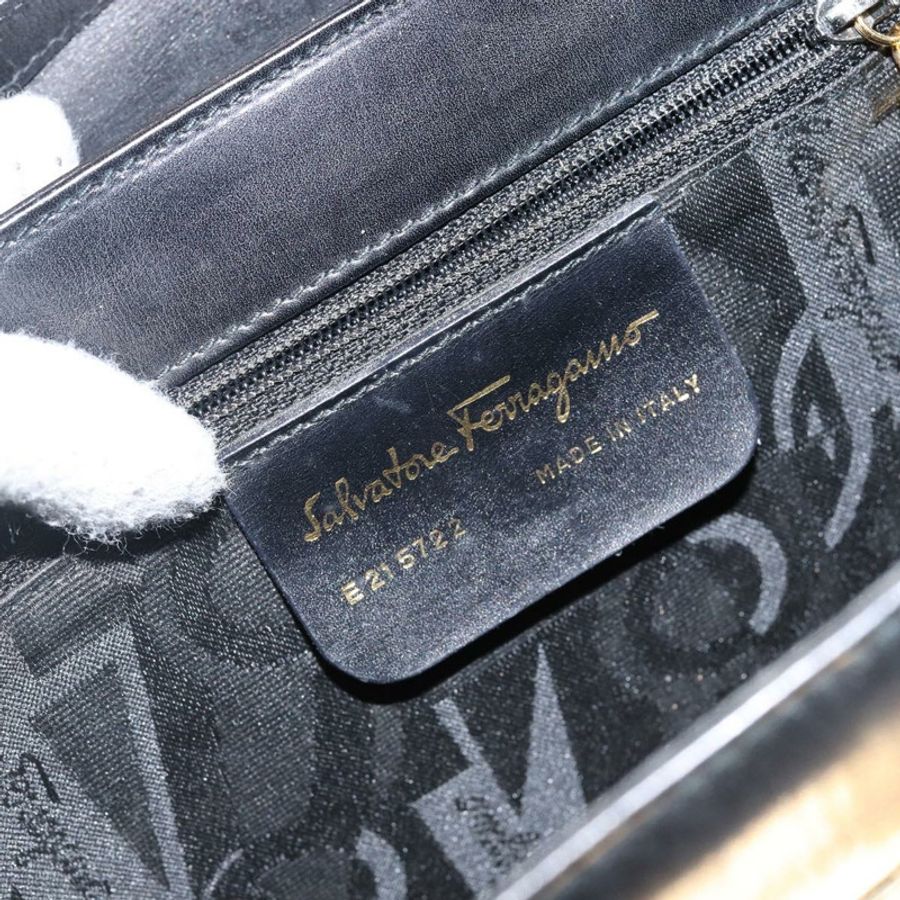 【日本直送】Salvatore Ferragamo Gancini 皮革肩背包 黑色 金色 正品 142822-11