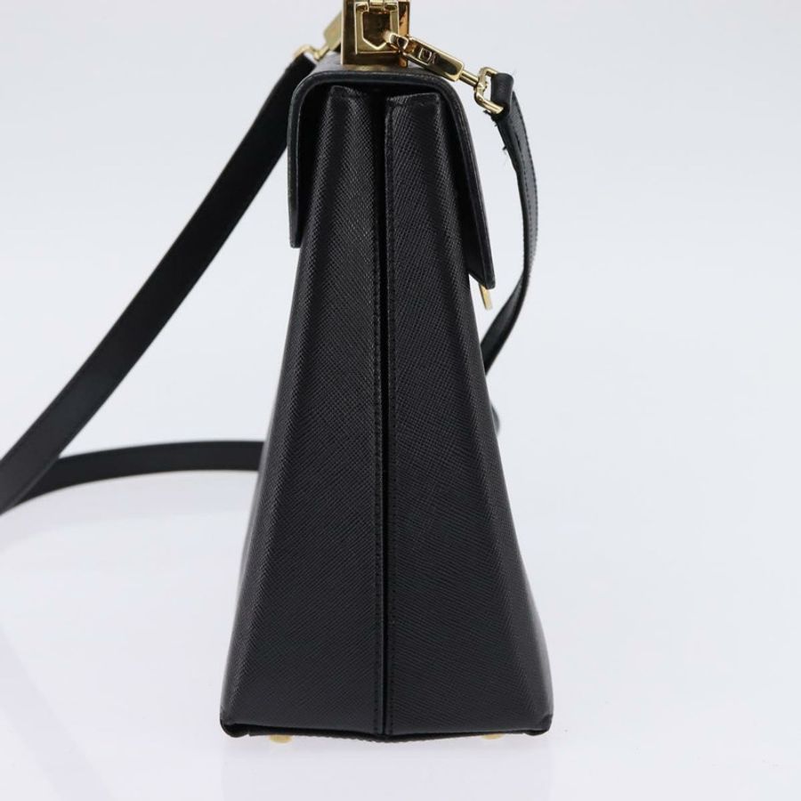 【日本直送】Salvatore Ferragamo Gancini 手提包 皮革 2way 黑色 金色 Auth BA5941-2