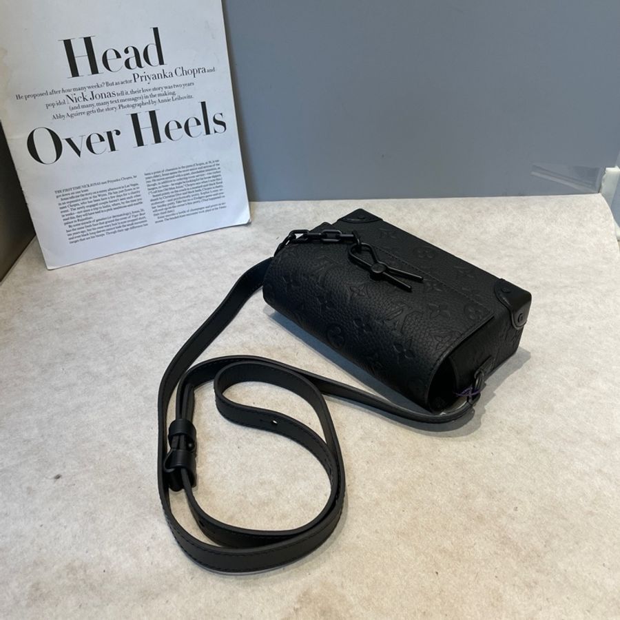 LV Steamer黑色壓紋小盒子 尺寸約18*11-5