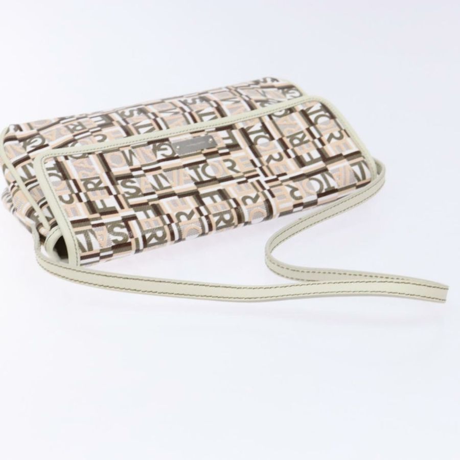 【日本直送】Salvatore Ferragamo 配件包 PVC 米色 銀色 正品 BA5509-6