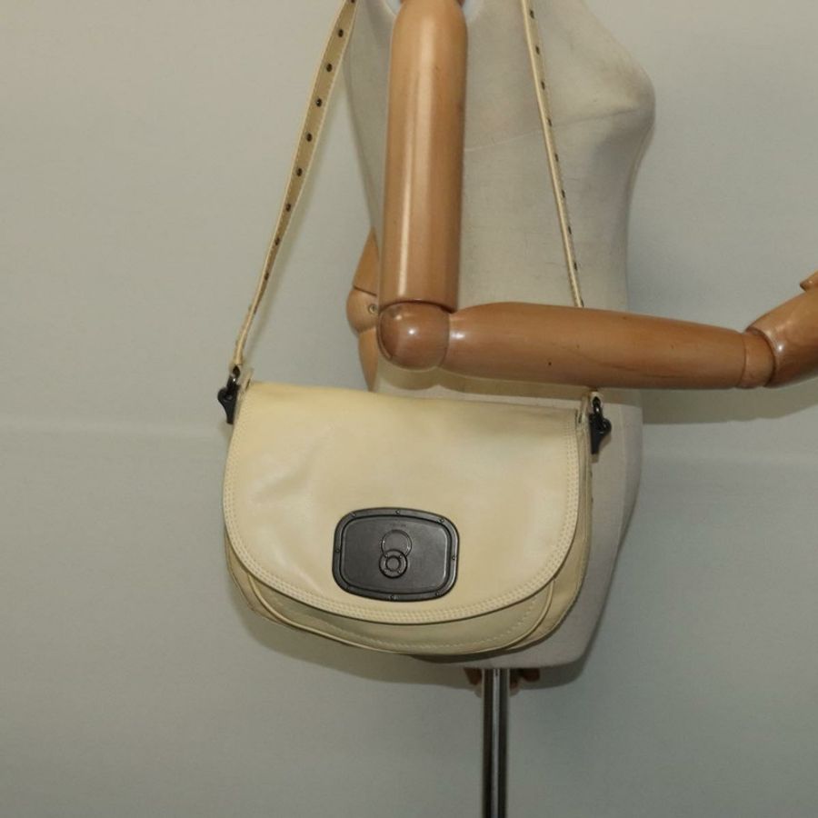 【日本直送】CELINE 鉚釘單背包 皮革 米色 正品 141874-22