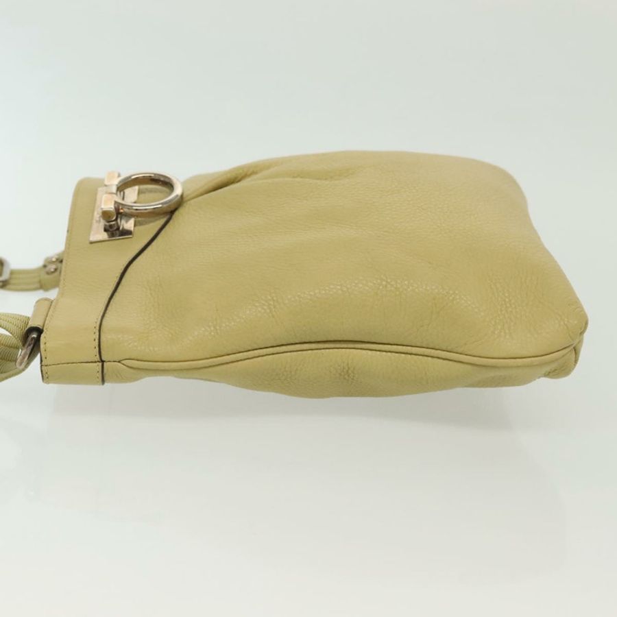 【日本直送】Salvatore Ferragamo Gancini 單肩包 皮革 黃色 銀色 正品 142164-3