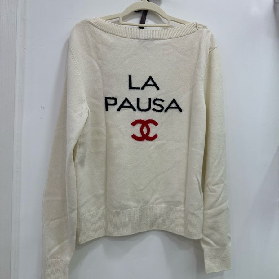 Chanel 19c遊輪系列米白色羊絨毛衣,經典款,La Pausa 郵輪走秀款。 34碼 附扣包-1
