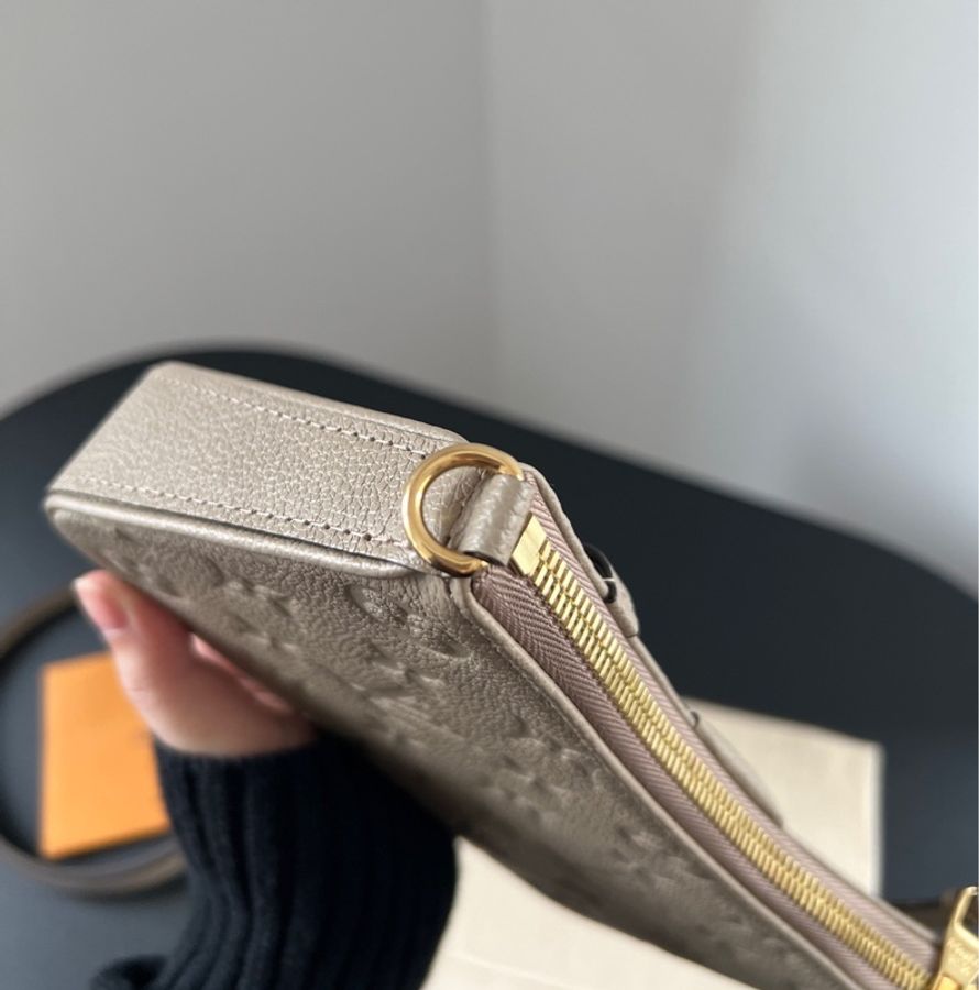 LV easy pouch大象灰麻將包 99新 24年購證 晶片款 🔥-8