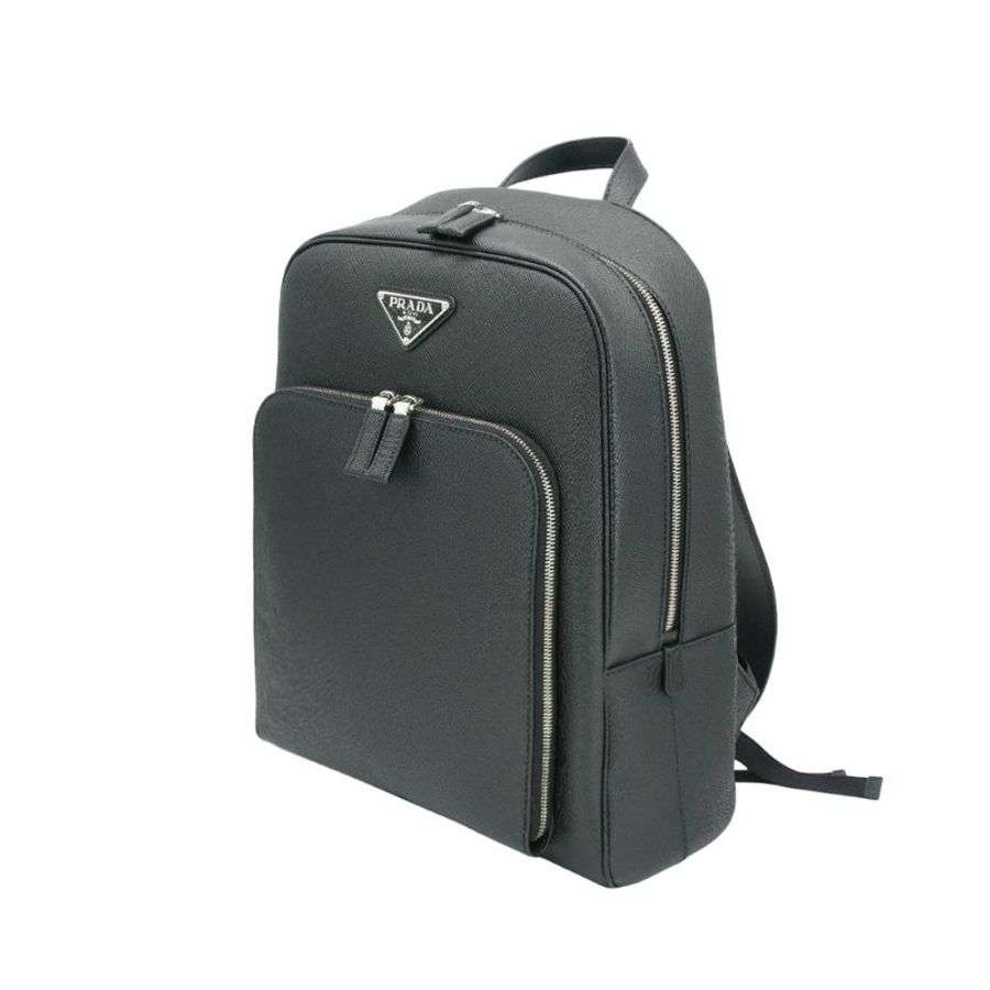 Prada Saffiano皮革琺瑯金屬標誌後背包(2VZ102-黑)-1