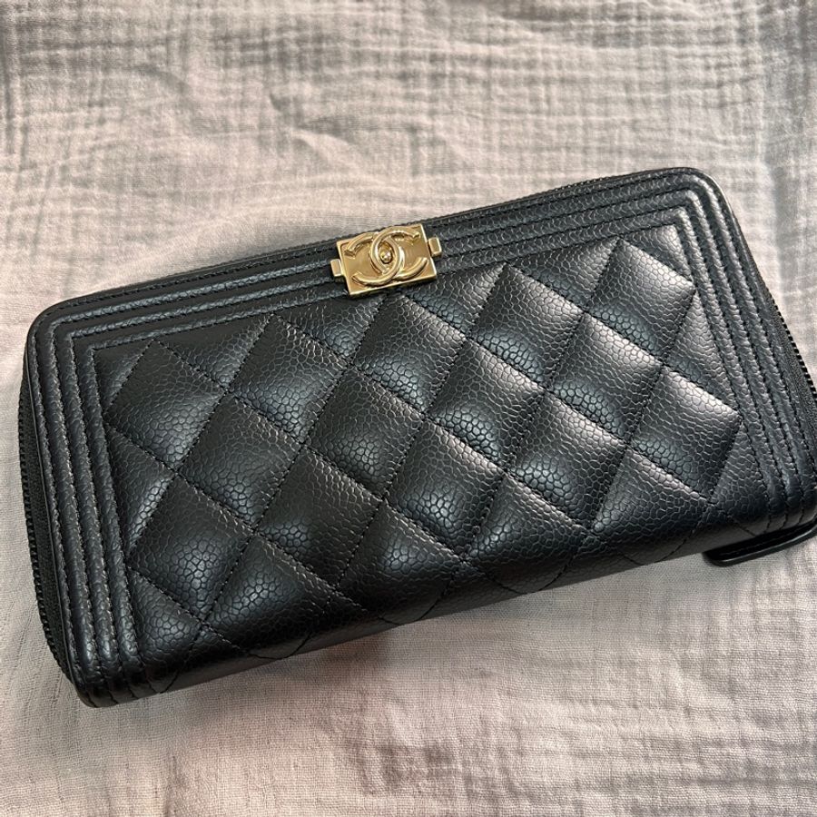 Chanel boy系列長夾牛皮魚子醬（附盒子/防塵套/緞帶）-0