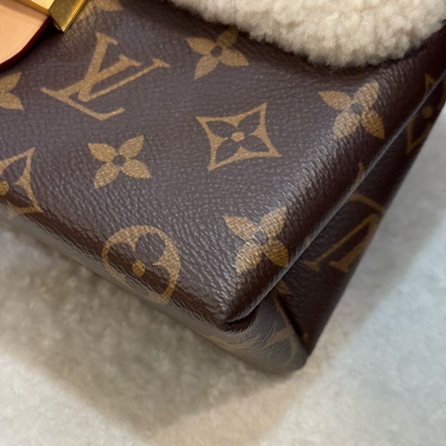 (台灣專櫃購證🇹🇼全配）Lv Locky BB ✨2022秋冬羊絨走秀款-8
