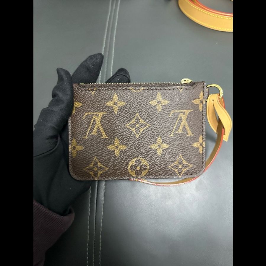 LV All in bb-17