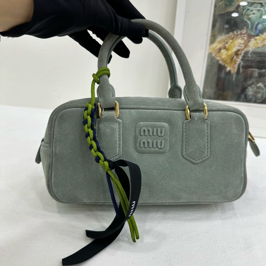 Miumiu繆繆女包冰藍色麂皮保齡球 arcadie小公文包,可手袋 copy購證-6