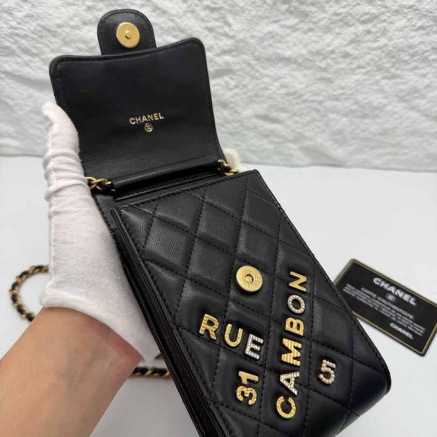 Chanel 黑金 羊皮 限量徽章手機包 斜挎包 尺寸約10*17cm 附件身份卡 31開-4