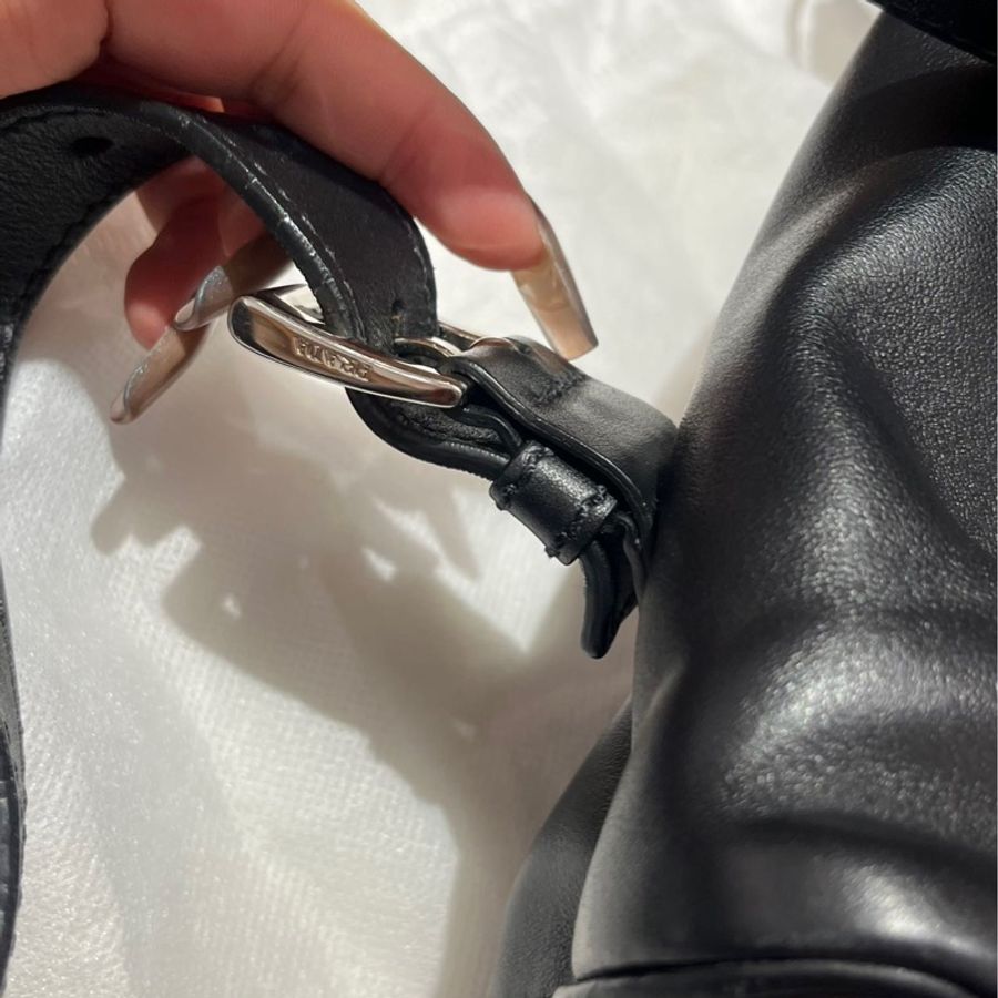 95新Prada中號皮革背包 小牛皮-13