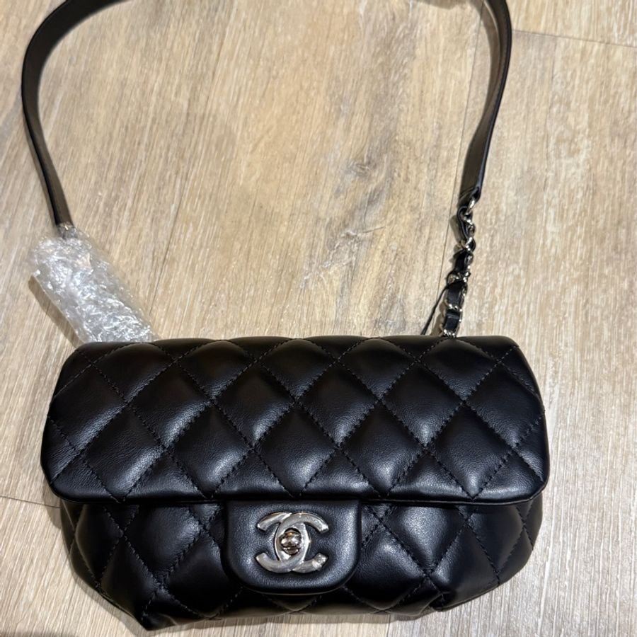 CHANEL香奈兒 經典雙C LOGO菱格紋小牛皮轉釦腰包-5