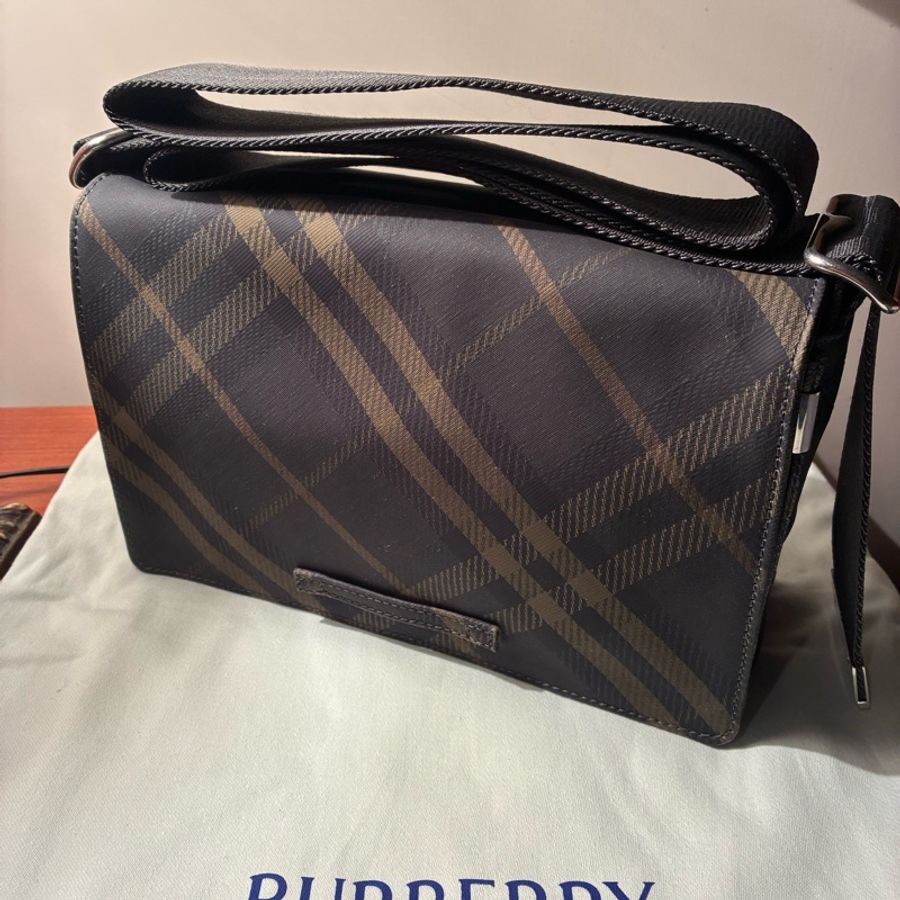 BURBERRY Trench斜背包-1