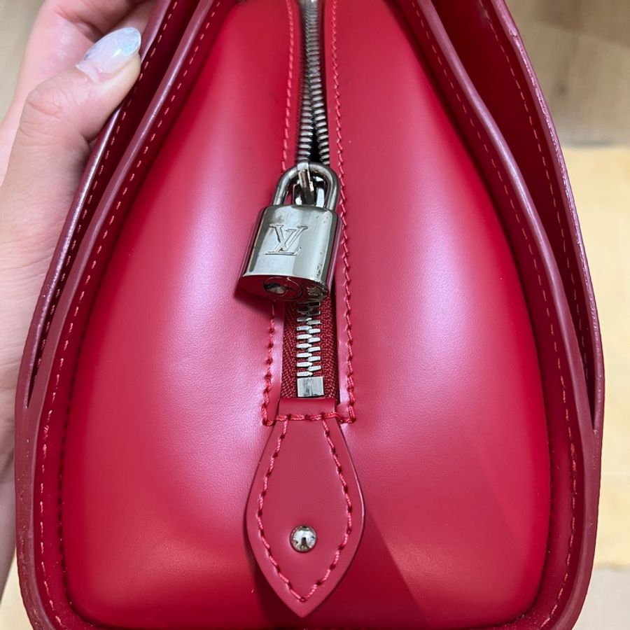 「全新」未使用LV 水波纹牛皮手提包 送禮ok(附防塵)-3