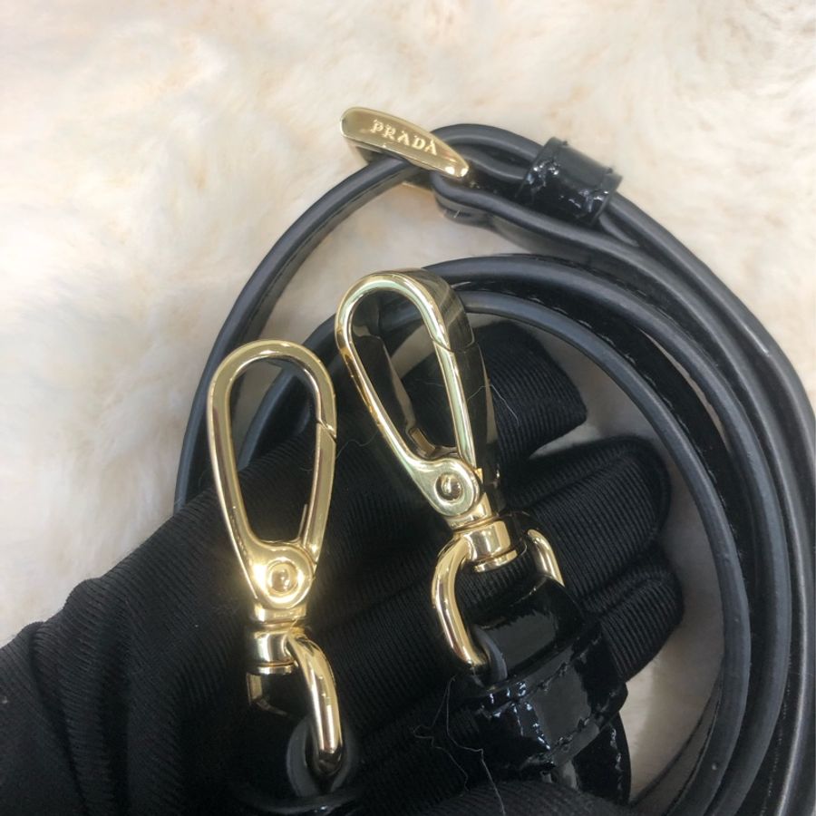 Prada 油蠟皮 金扣 Hobo 月亮 腋下包 XB902-11
