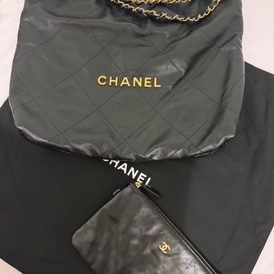 CHANEL 22黑金中號-0