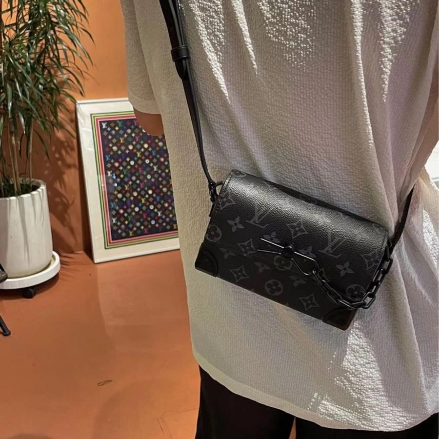 王嘉爾同款😍Lv 黑花mini soft trunk插銷盒子包斜挎單肩包-2