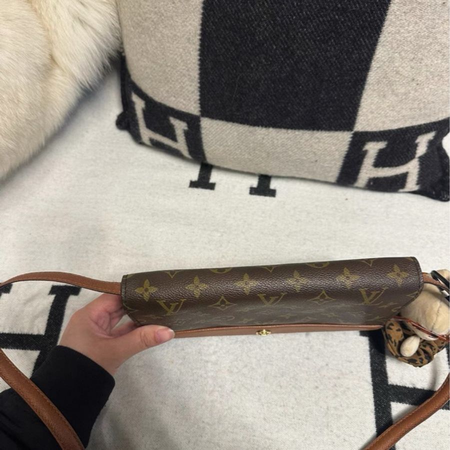 Lv紅皮信封包-1