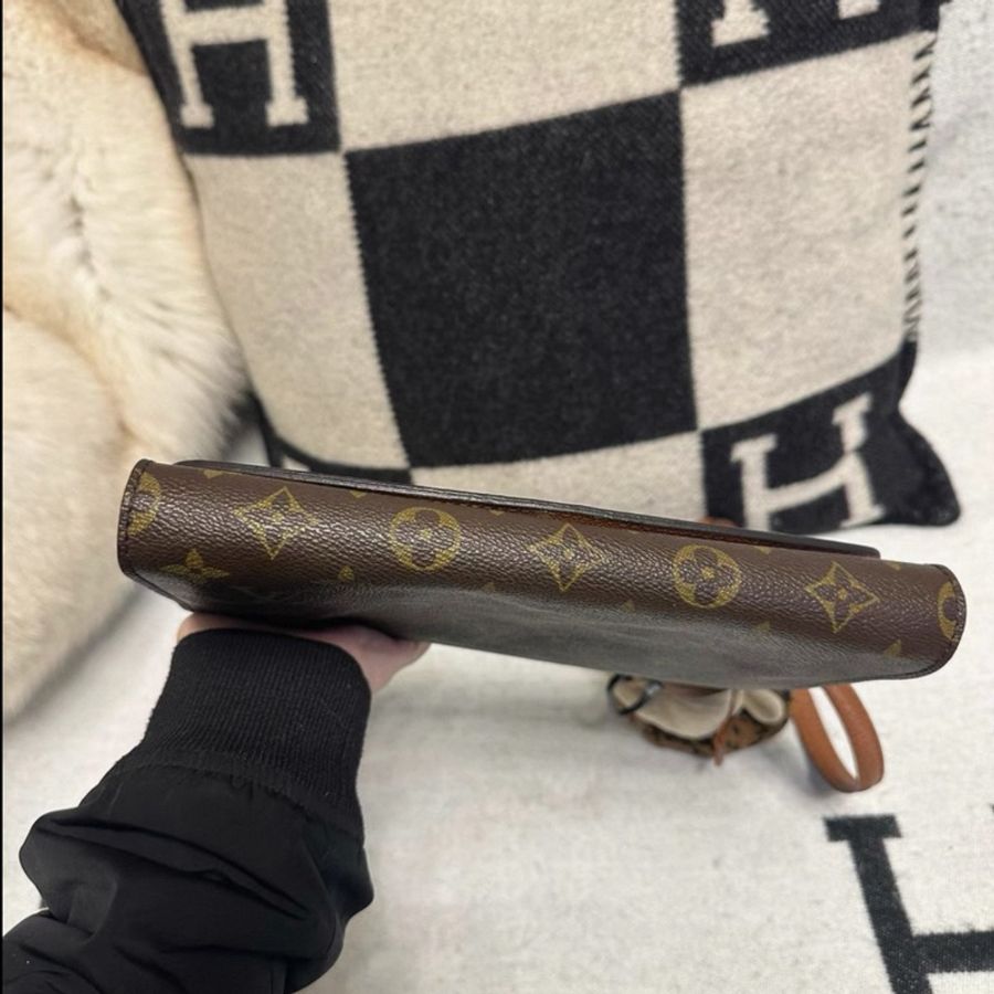 Lv紅皮信封包-3