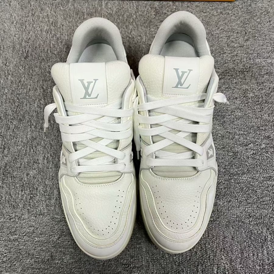 【louis vuitton】最新款白色牛皮白水泥Size:9.5-7
