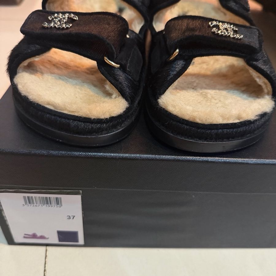 Chanel 馬毛羊羔毛涼鞋-16