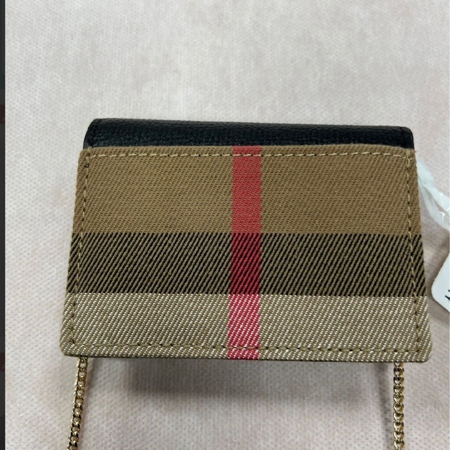 BURBERRY-4