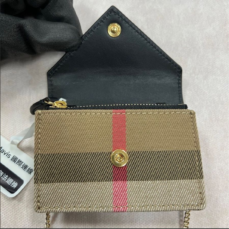 BURBERRY-11
