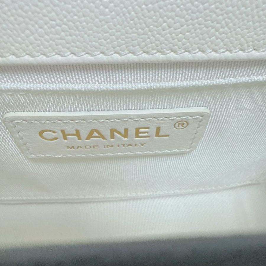 絕版品❤️氣質千金，溫柔奶油白❤️全新31開Chanel香奈兒21s半月郵差包 白色斜背鍊包 熊貓配色 鏈條包 馬鞍包 白雪公主-16
