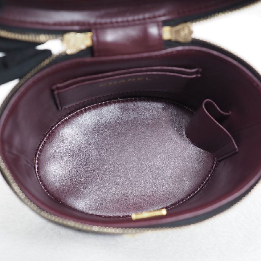 CHANEL 黑色金扣vanity case 晶片款-11