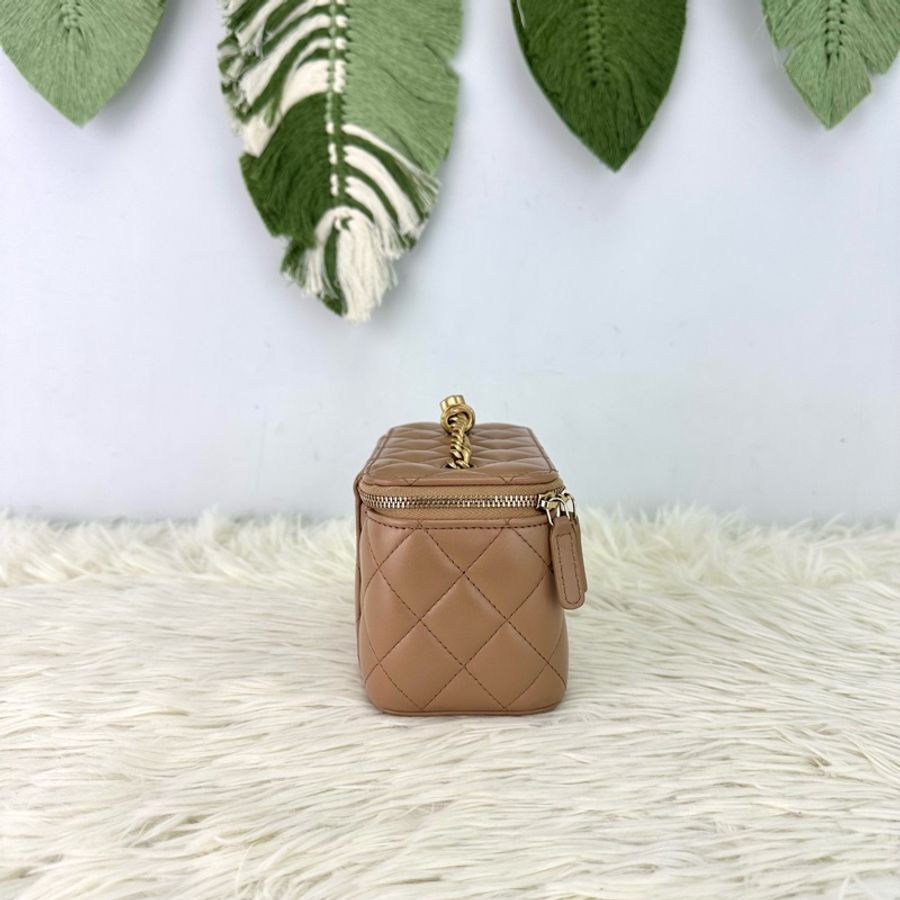 CHANEL 22k 奶茶色羊皮金柱長盒子 晶片款 全套有單-3