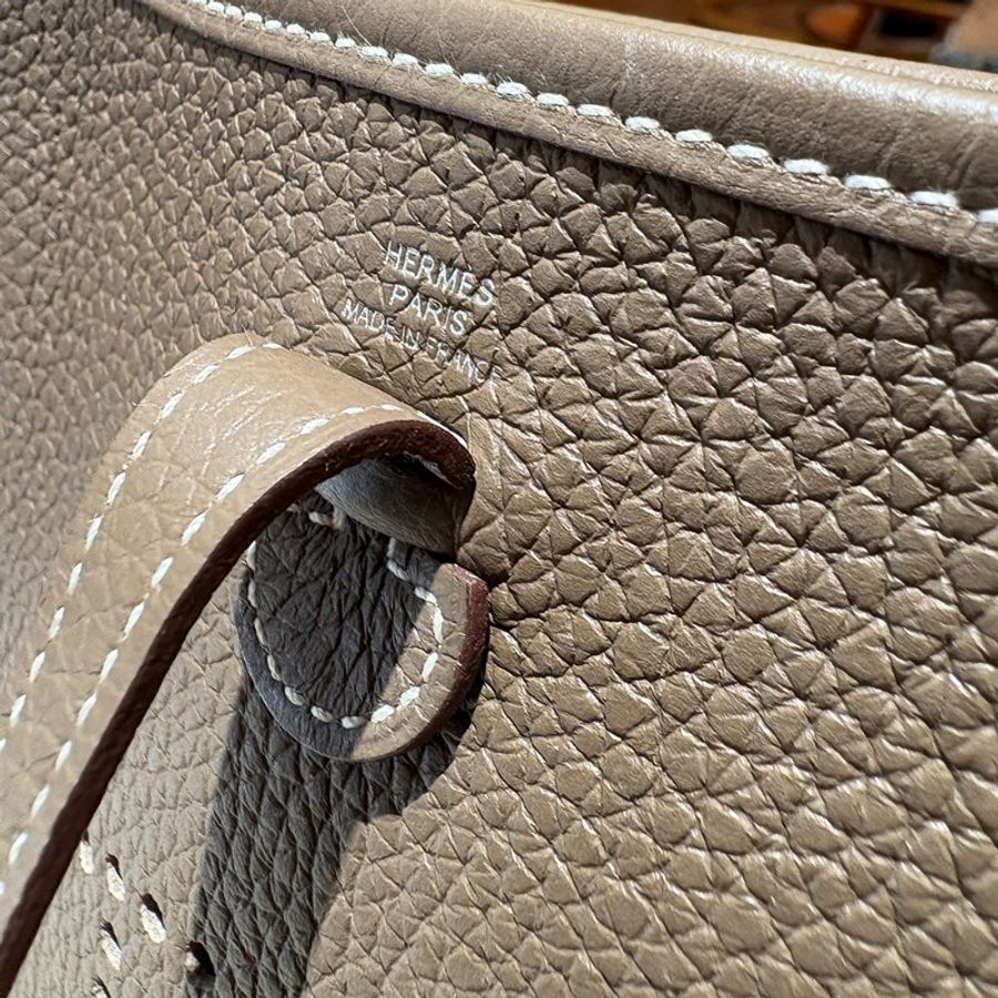 【現貨｜快速出貨】Hermès 愛馬仕 Evelyne 16 TPM 大象灰 Etoupe｜Z刻2021年｜銀釦斜背包｜附盒防塵袋-13