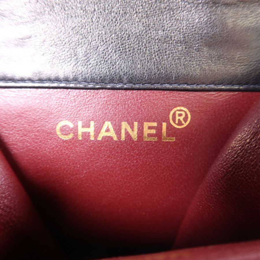 CHANEL 羊皮皮革Waist Bag金扣腰包-6