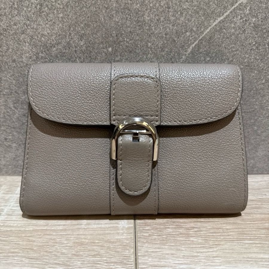 Delvaux-10