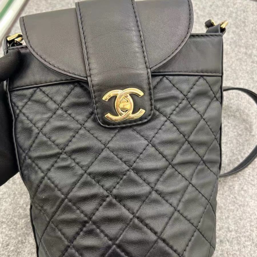 Chanel 香奈兒黑金 薯條包 水桶包-6