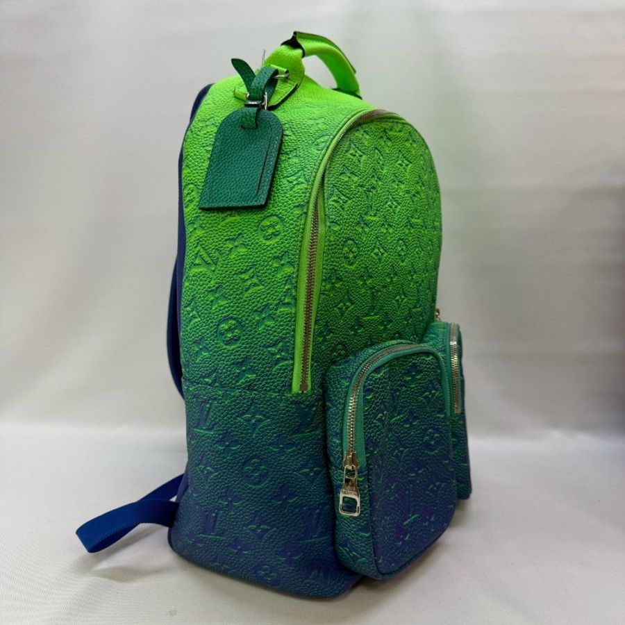 LV x Virgil Abloh漸層幻彩雙肩後背包-3