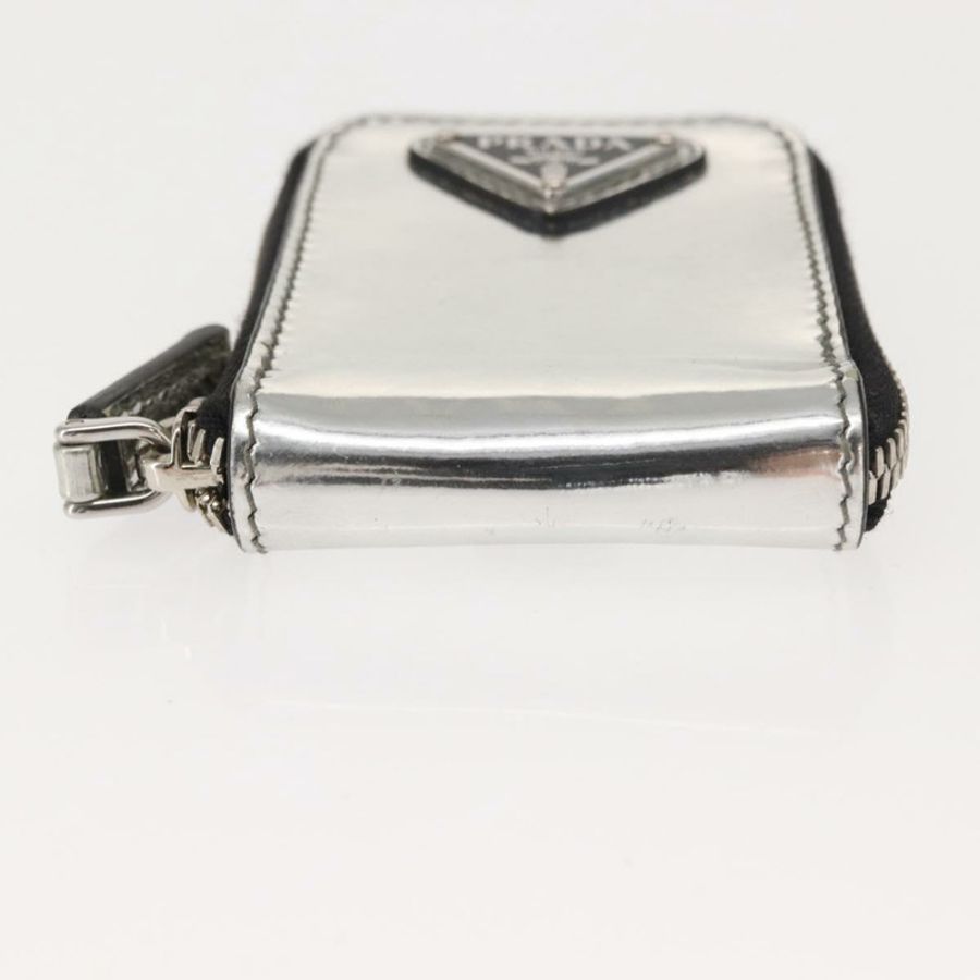 【日本直送】PRADA 漆皮銀色手拿包 Auth 150318-4