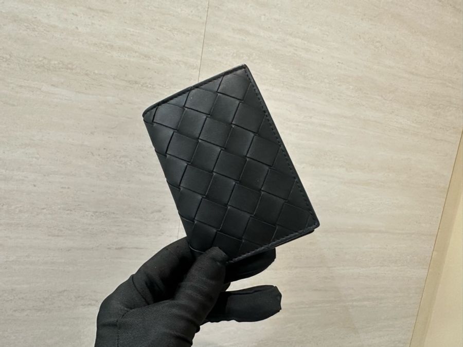 BV 黑牛皮編織Intrecciato6卡對開卡包749417VCPQ48803.-0