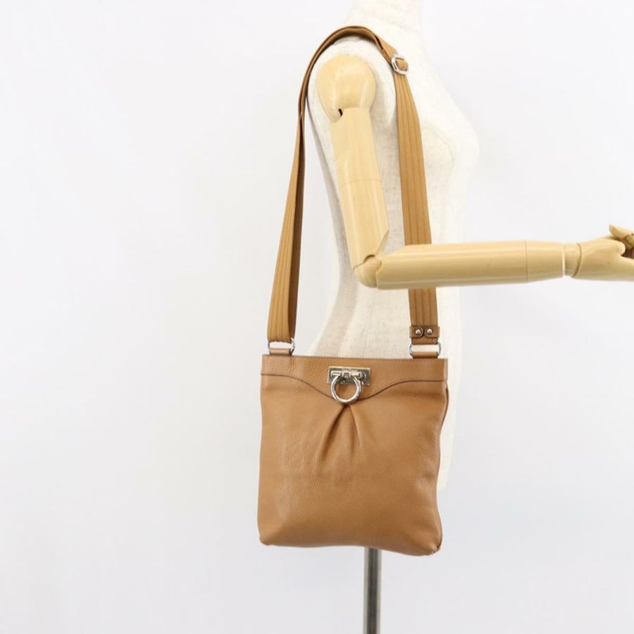 【日本直送】Salvatore Ferragamo Gancini 單肩包 皮革 棕色 銀色 正品 152196-21