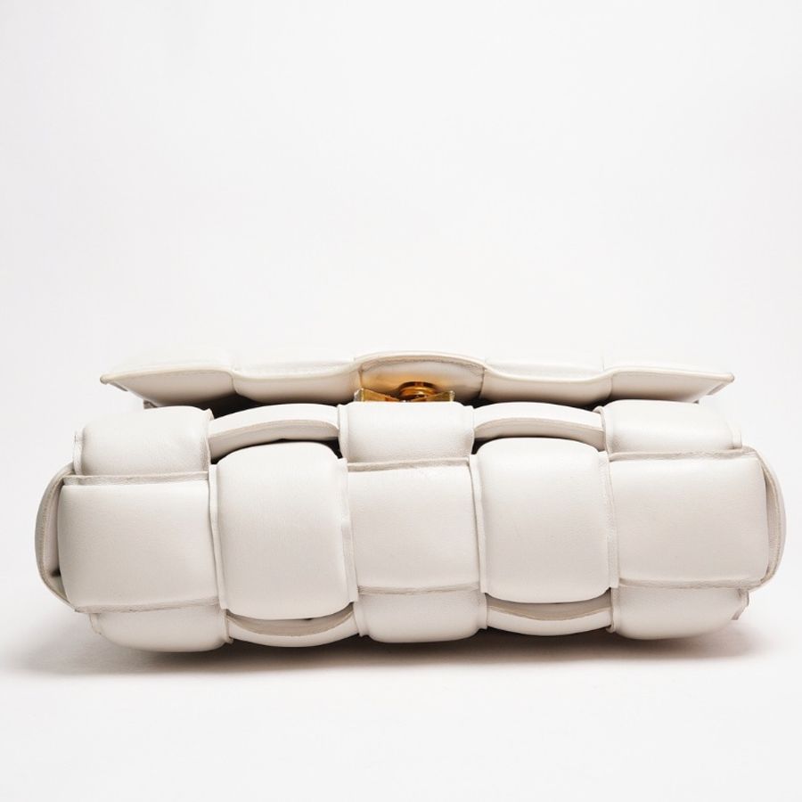 BOTTEGA VENETA 大金屬鍊條 Chain Cassette斜揹包-1