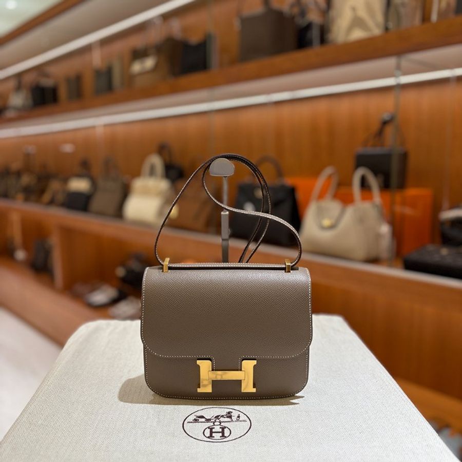 【現貨|快速出貨】Hermès 愛馬仕 Constance 19 Etoupe 大象灰|金釦|U刻 2022 年|Epsom 皮|全新全配-0