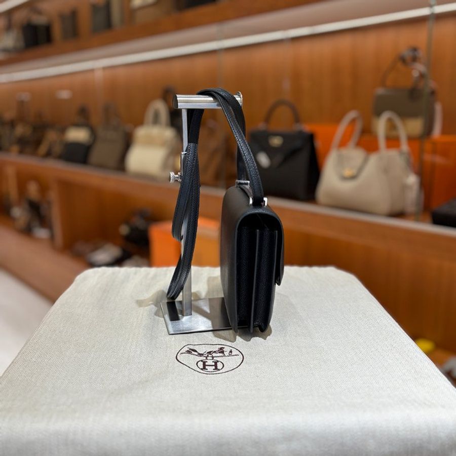 【現貨|快速出貨】Hermès 愛馬仕 Constance 19 黑色 Epsom|U刻 2022年|銀釦經典斜背包|全新全配-3