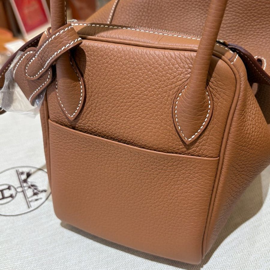 【現貨|快速出貨】Hermès 愛馬仕 Lindy 26 金棕色|銀釦|W刻2024年|Taurillon Clemence 小牛皮-20