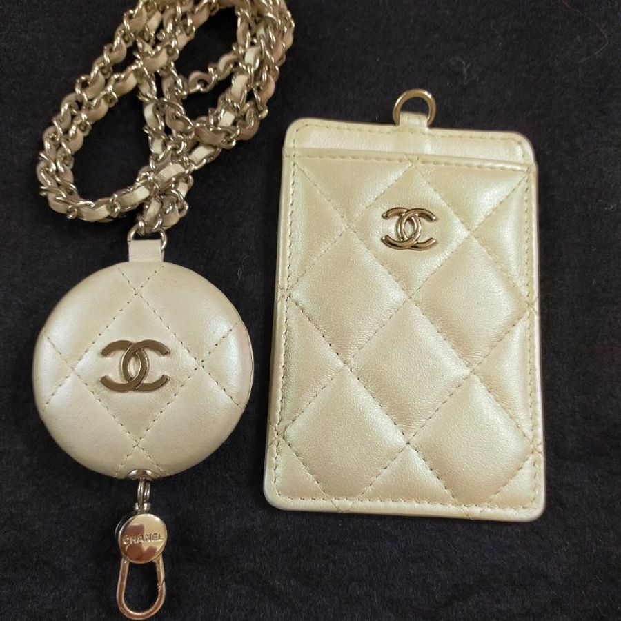 CHANEL 白色微透人魚珠光伸縮卡套組-0