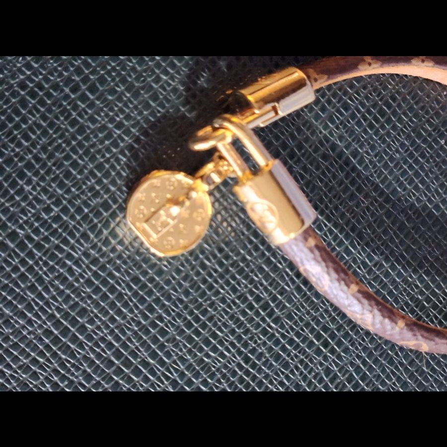 LV老花經典手環 喜歡帶走 全長17cm左右-1