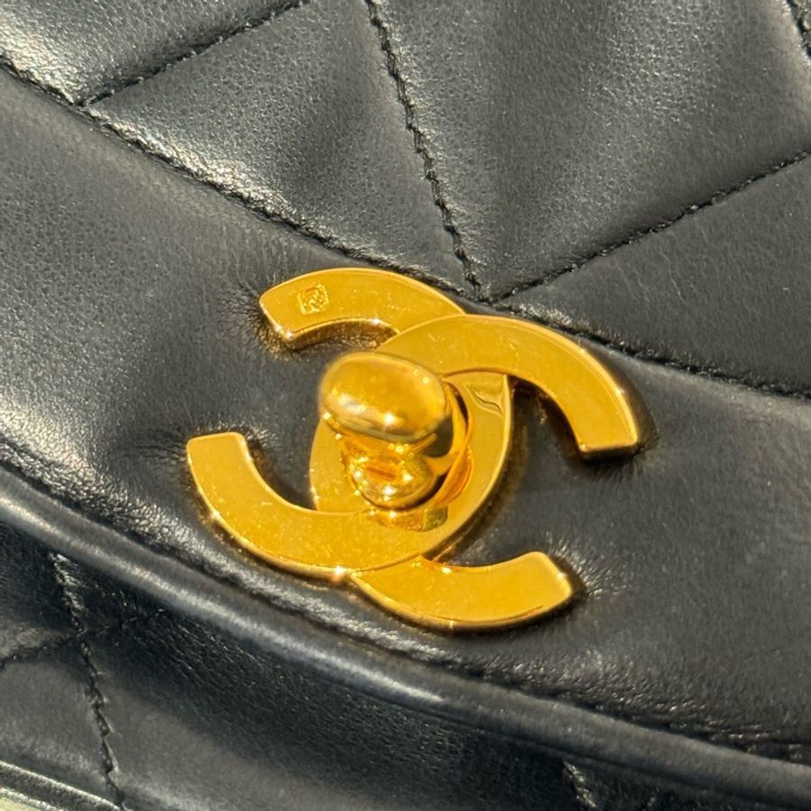 CHANEL vintage coco Diana黛妃口蓋鏈包22cm🩶經典夯款-1