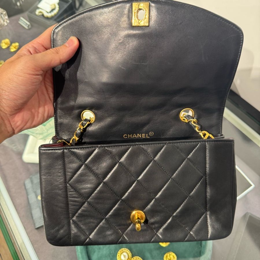 CHANEL vintage coco Diana黛妃口蓋鏈包22cm🩶經典夯款-18