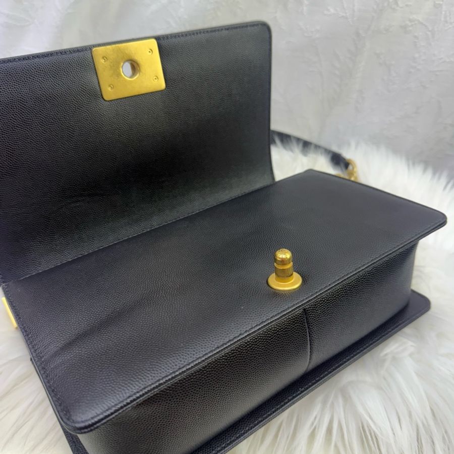 Chanel LeBoy Bag 黑色金扣荔枝皮晶片款-18