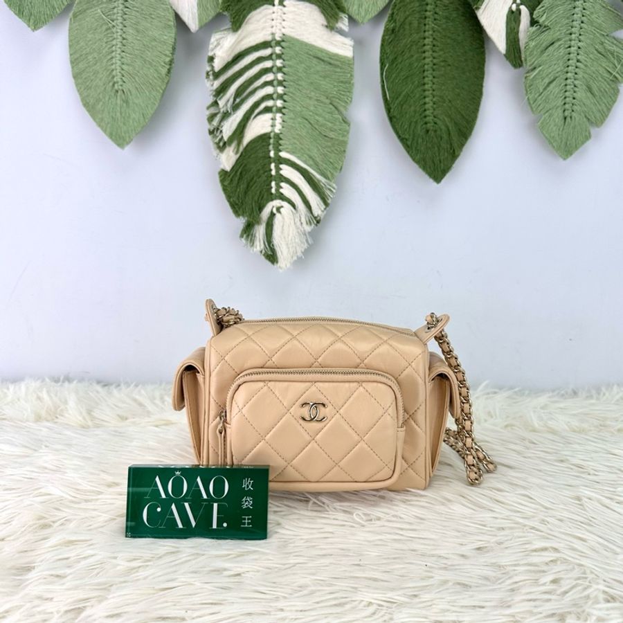 CHANEL 24k 奶茶米色羊皮保齡球相機包 晶片款 單肩斜肩包-0