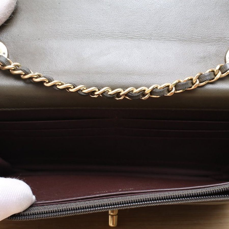 CHANEL TrendyCCWOC19綠色羊皮22開金扣肩背包-3