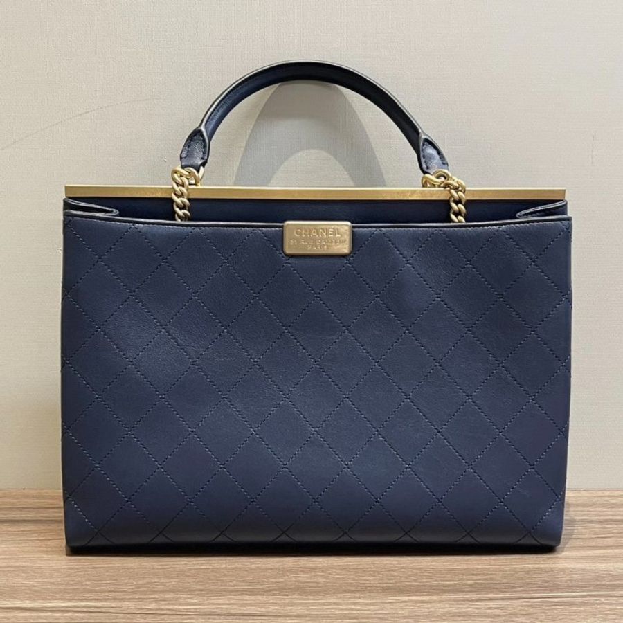 CHANEL 藍色金扣菱格紋手提托特包 33*24*12 98新配件塵袋保卡-5